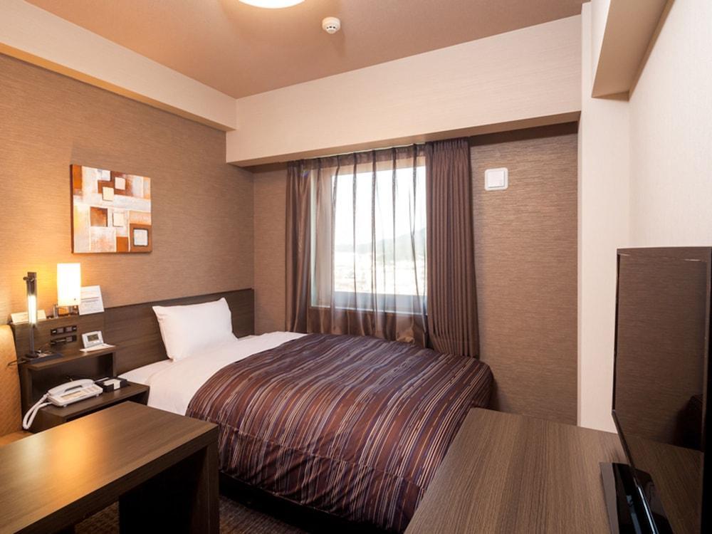 Toyoko Inn Higashi-Hiroshima Saijo Ekimae Exterior foto